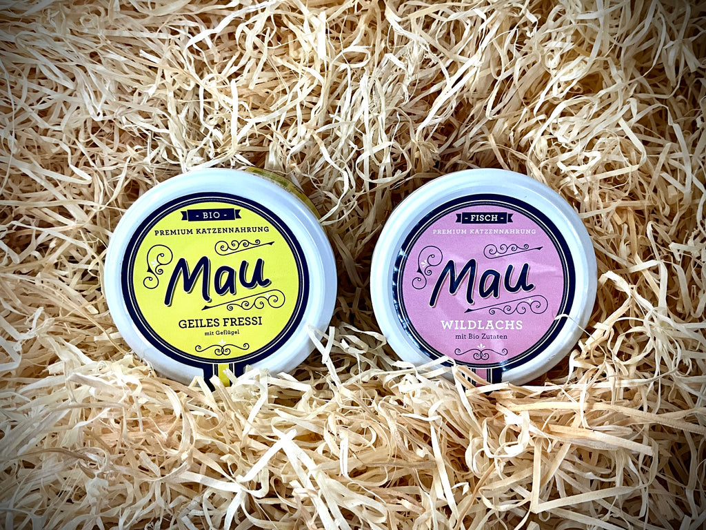 Organic Cat Food. Two Flavour Pack. 1 x Chicken. 1 x Wild Salmon. Glass Jars.